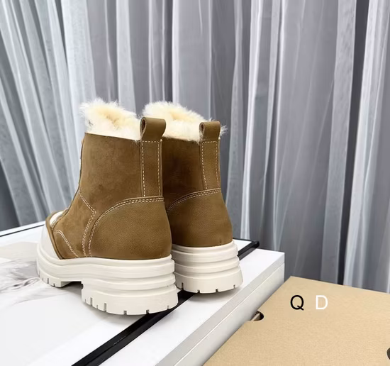 China Factory Price Suede Warm Lamb Wool Fashion Mens Women Snow Boot Shoes